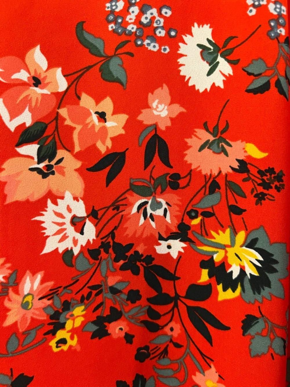 LOFT Women’s Red Floral Sleeveless Blouse - Like New - Picture 3 of 11